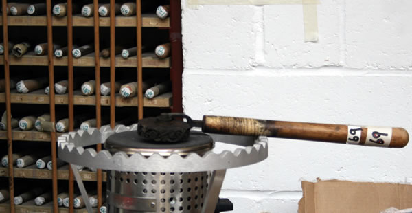 Heating tool for leather lining